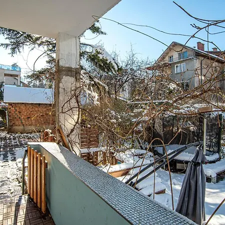 Lejlighed Quiet 2-bedroom With Own Private Garden Sofia