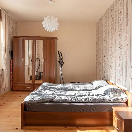 Lejlighed Quiet 2-bedroom With Own Private Garden *